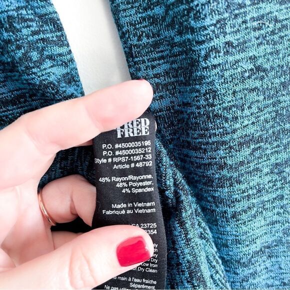 Wilfred Free Luma Blue Black Long Sleeve Top Open Back Slit Women's M V-Neck - Picture 8 of 8